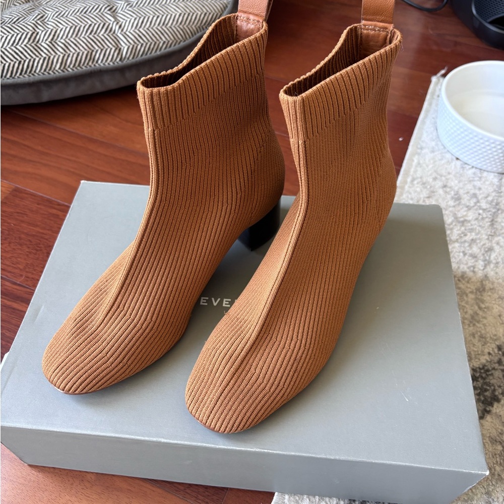 Everlane Womens 8.5 Glove Boot Rib Knit Stretch Pullon toffee